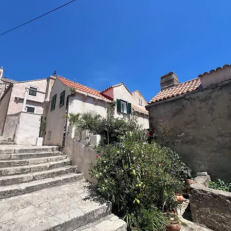 فيلة La E Bella I