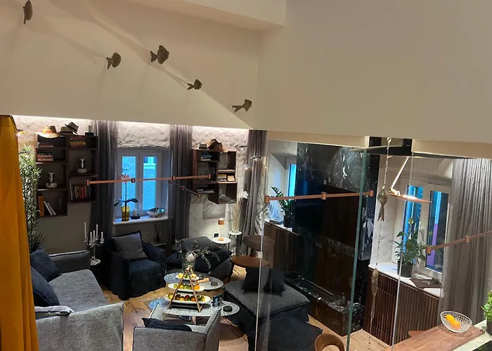 فيلة La E Bella I *